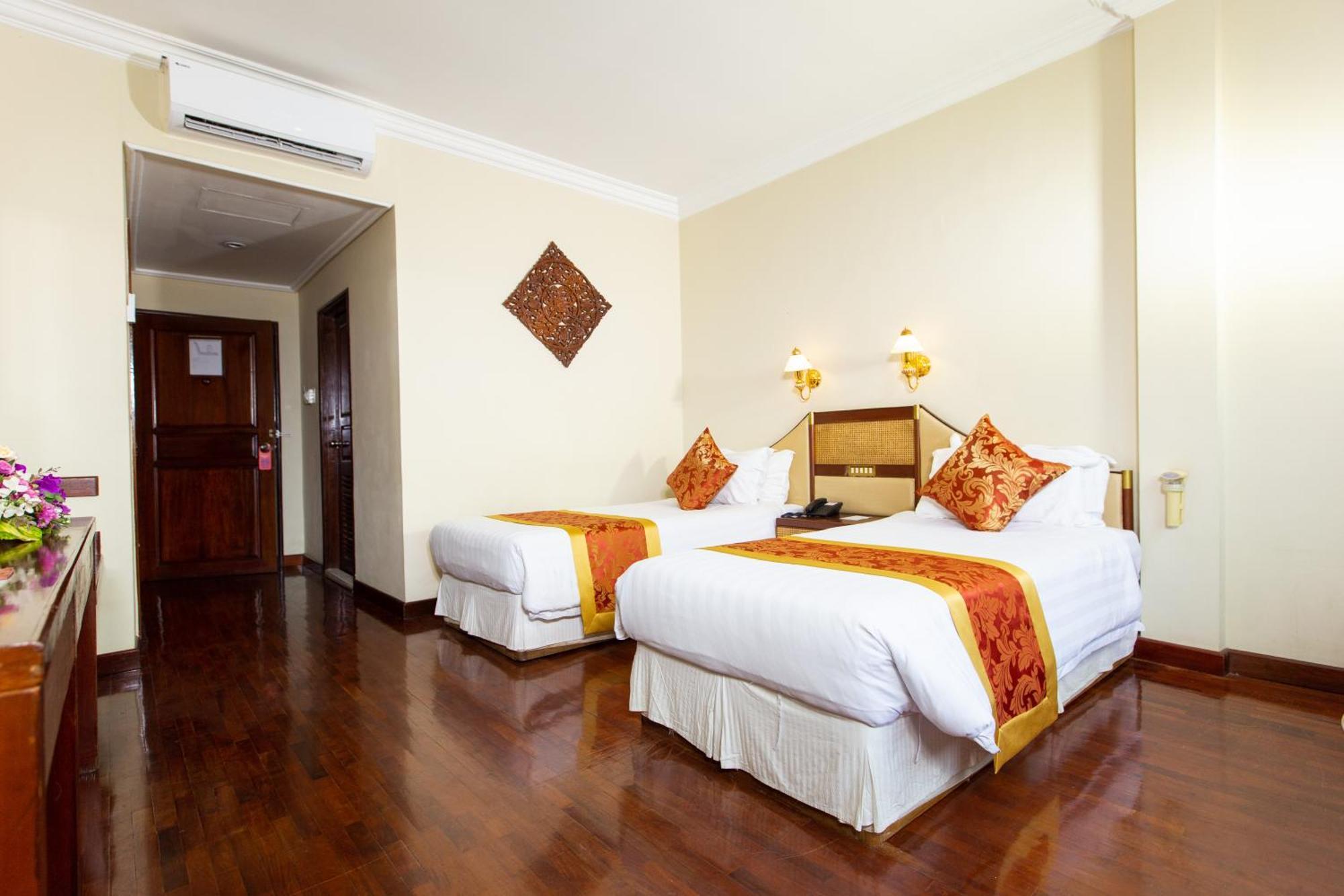 Laotel Vientiane Esterno foto